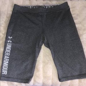 Half length under Armour gray workout pants
